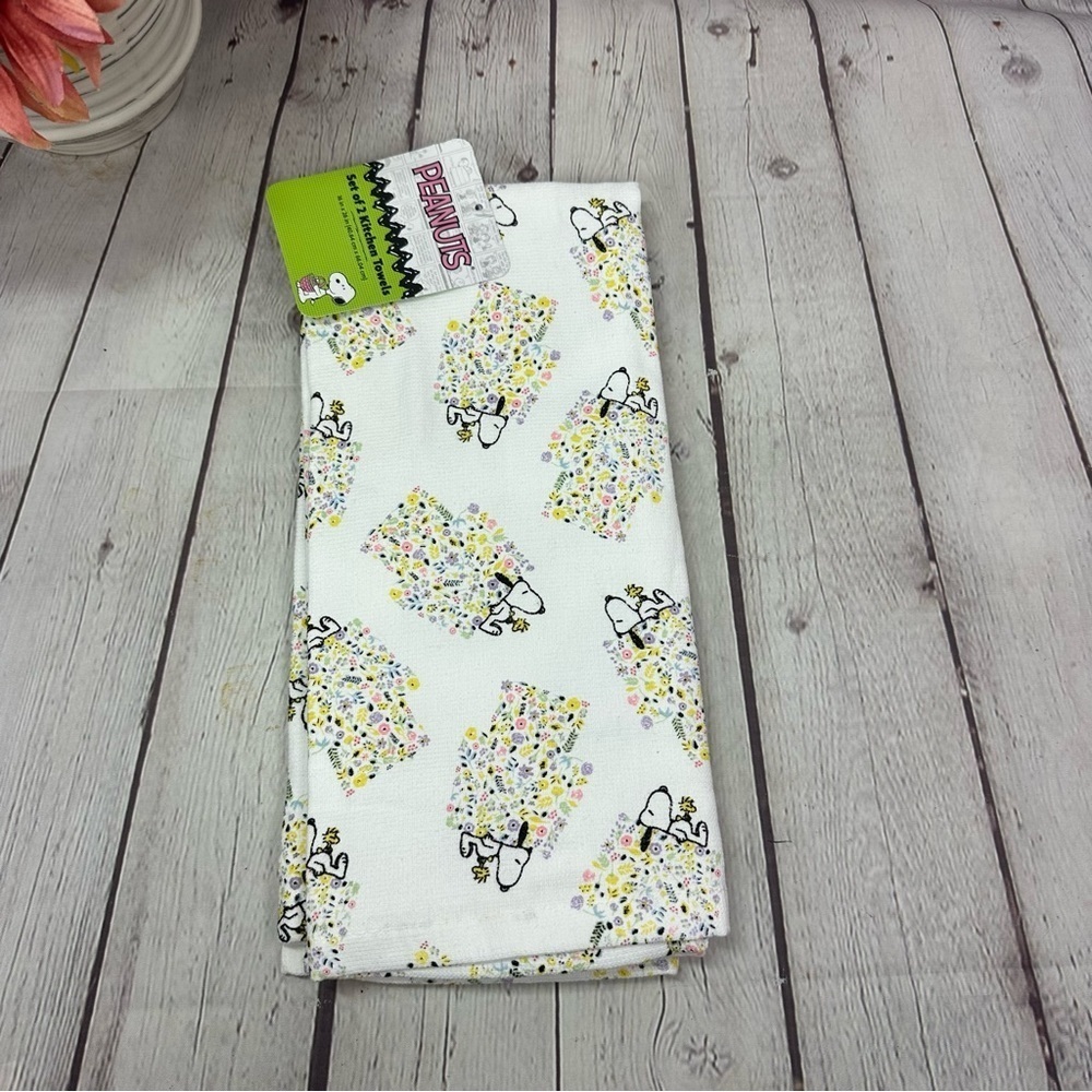 NWT Peanuts Snoopy Floral cotton Kitchen Towels spring easter